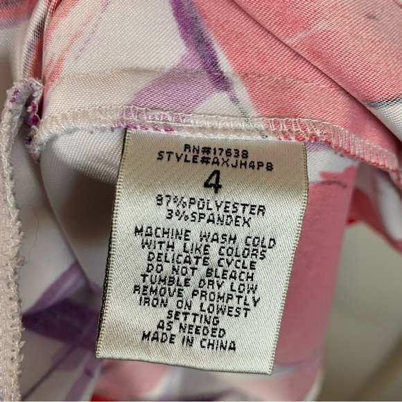 Signature by Sangria Retro Red Floral Sleeveless Shift Sheath Dress Size 4 - Picture 9 of 9